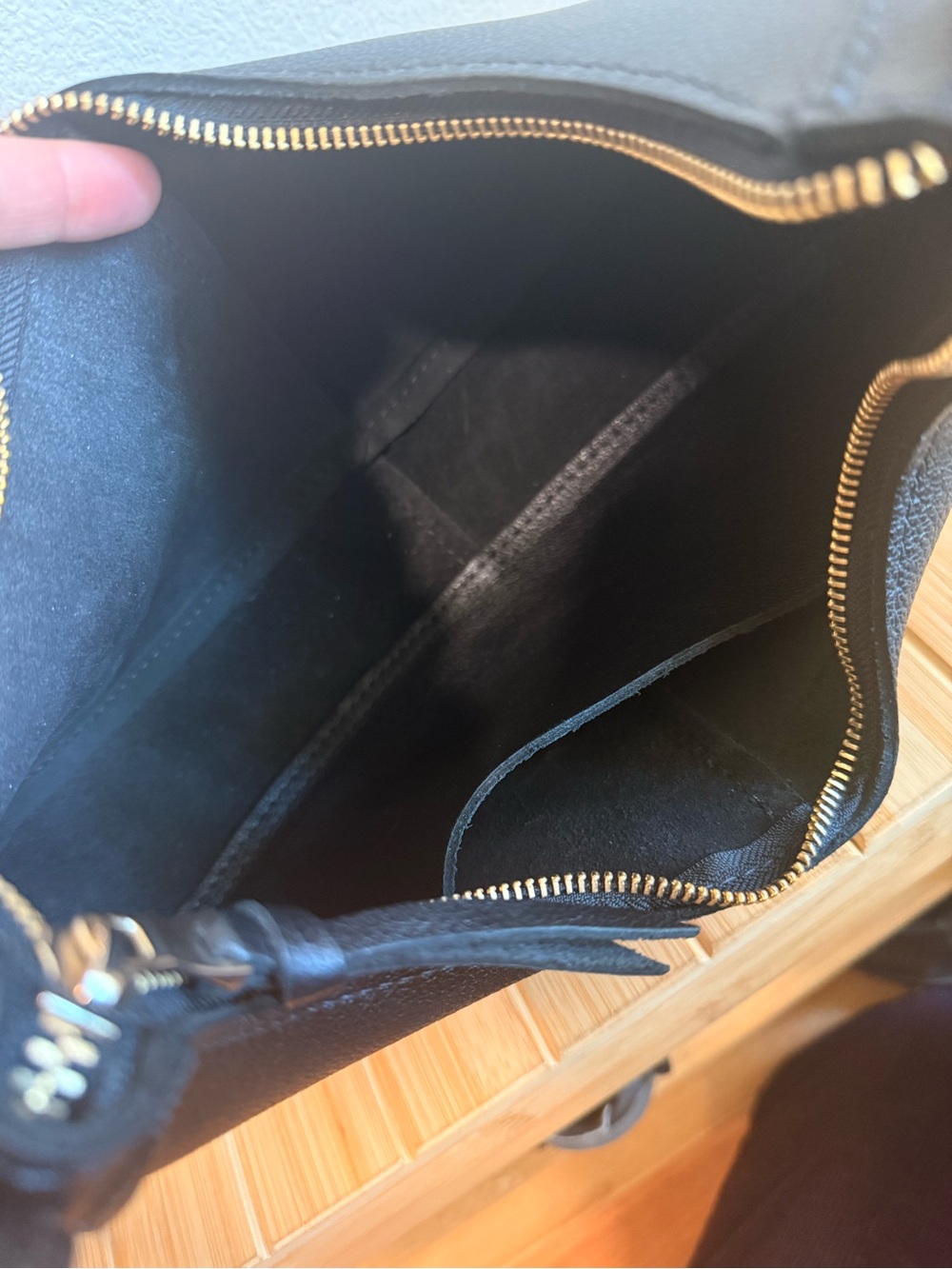 Portland Leather (PLG) Nora Shoulder Bag Classic Pebbled Black - Picture 4 of 10